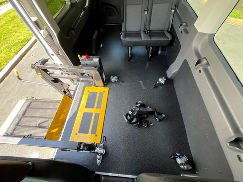 Used 2024 Ford Transit 350 XLT image 38