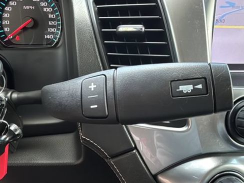Used 2020 Chevrolet Suburban LT AWD/4WD image 29
