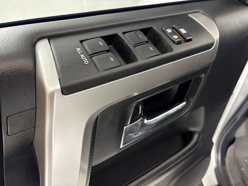 Used 2015 Toyota 4Runner SR5 image 15