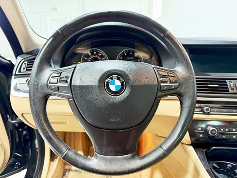Used 2012 BMW 528i xDrive Sedan image 11