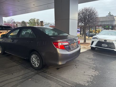 Used 2012 Toyota Camry LE image 8