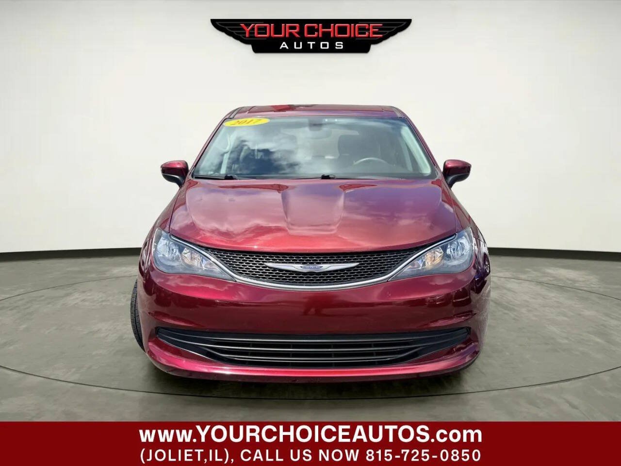 Used 2017 Chrysler Pacifica Touring FWD image 12