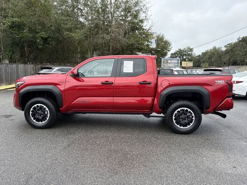 Used 2025 Toyota Tacoma TRD Off-Road AWD/4WD image 2
