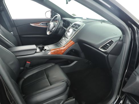 Used 2019 Lincoln Nautilus Reserve image 18