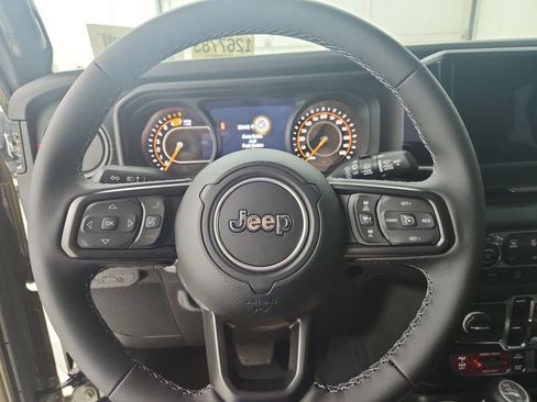 New 2026 Jeep Wrangler Unlimited Rubicon AWD/4WD image 14