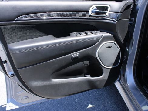 Used 2021 Jeep Grand Cherokee SRT image 11