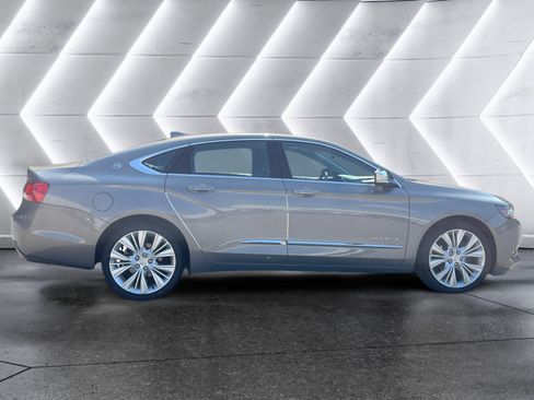 Used 2018 Chevrolet Impala Premier w/ Premier Confidence Package FWD image 24