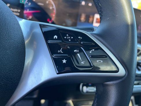 Certified 2025 Mercedes-Benz GLB 250 4MATIC image 23