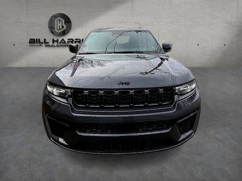 New 2026 Jeep Grand Cherokee Altitude image 2