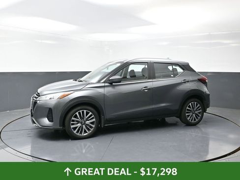 Used 2024 Nissan Kicks SV image 11