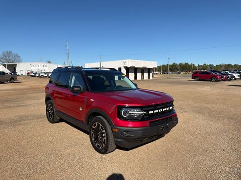 Used 2021 Ford Bronco Sport Outer Banks w/ Outer Banks Package image 7