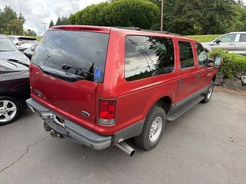 Used 2004 Ford Excursion XLT AWD/4WD image 3