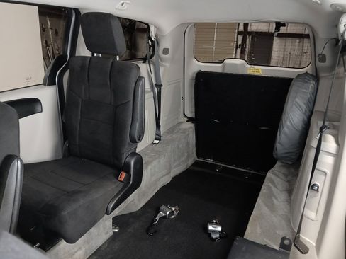 Used 2013 Dodge Grand Caravan American Value Package image 14