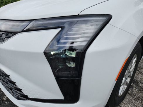 New 2027 Chrysler Pacifica Select FWD image 9