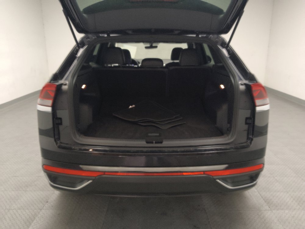 Used 2022 Volkswagen Atlas Cross Sport SE FWD image 29