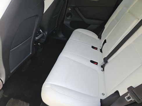 Used 2022 Tesla Model Y Performance AWD/4WD image 28