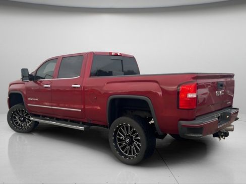 Used 2018 GMC Sierra 2500 Denali w/ Duramax Plus Package AWD/4WD image 11