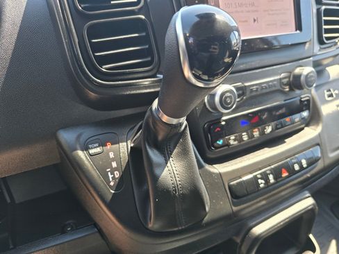 Used 2023 RAM ProMaster 2500 w/ Driver Convenience Group FWD image 15