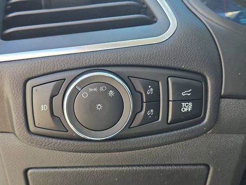 Used 2024 Ford Edge Titanium image 32