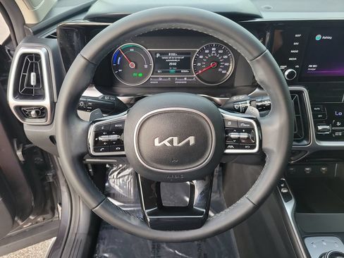 Used 2022 Kia Sorento S FWD image 25