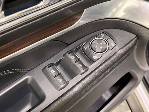 Used 2019 Ford Explorer Limited w/ Class III Trailer Tow Package image 31