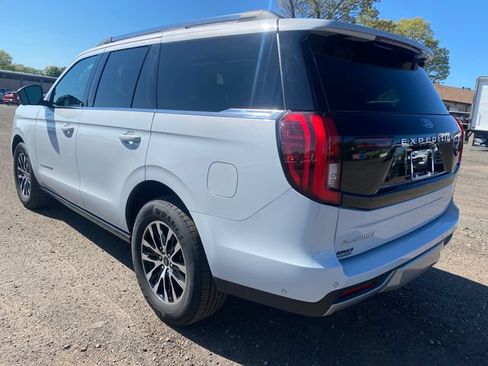 Certified 2025 Ford Expedition Platinum AWD/4WD image 5