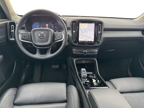 Certified 2025 Volvo XC40 B5 Plus image 25