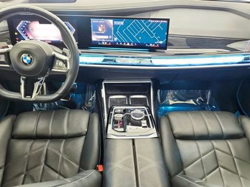 Used 2024 BMW 740i xDrive w/ Premium Package image 21