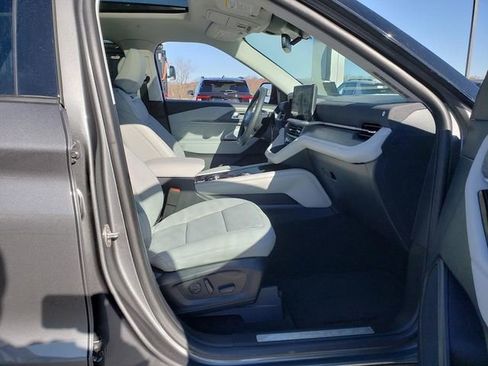 New 2026 Ford Explorer Platinum w/ LUX Leather Package image 17