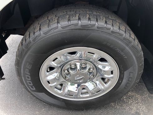 Used 2018 Nissan NV 2500 SL w/ Navigation Package image 10