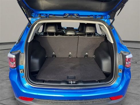 Used 2022 Jeep Compass Trailhawk image 29