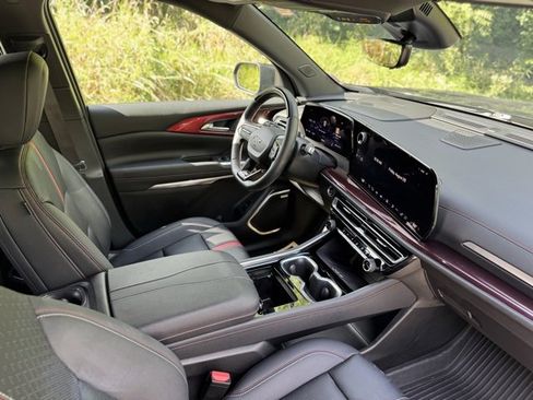 Used 2024 Chevrolet Traverse RS w/ LPO, Floor Liner Package image 21