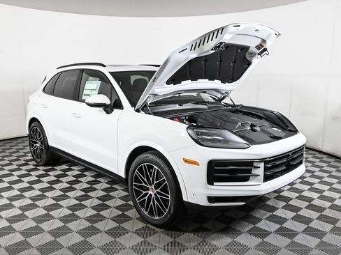 New 2025 Porsche Cayenne image 41