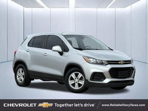 Used 2020 Chevrolet Trax LS w/ Tint and Cruise Package FWD image 1