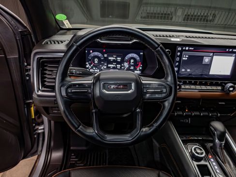 Used 2024 GMC Canyon AT4 w/ AT4 Premium Package AWD/4WD image 14
