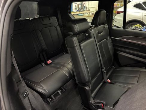 Used 2022 Jeep Grand Cherokee L Overland AWD/4WD image 19