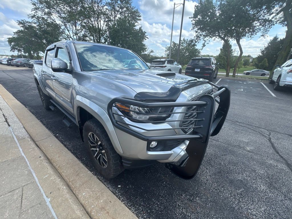 Used 2021 Toyota Tacoma TRD Sport w/ Technology Package AWD/4WD image 9