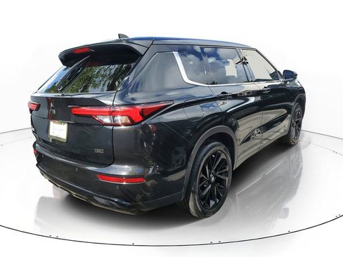 Used 2024 Mitsubishi Outlander SE Black Edition FWD image 4