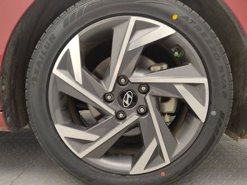 Used 2025 Hyundai Elantra SEL FWD image 31