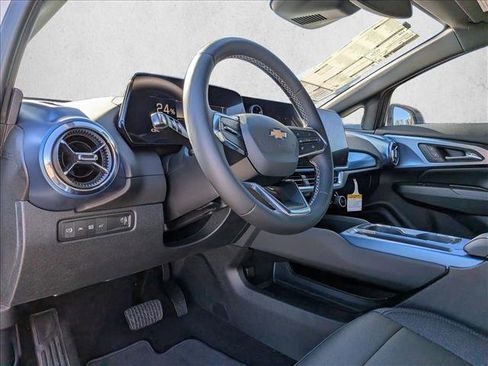 New 2026 Chevrolet Equinox EV LT image 9