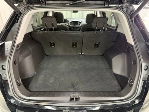 Used 2018 GMC Terrain SLE w/ Driver Convenience Package AWD/4WD image 9