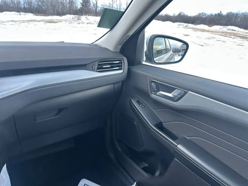 Certified 2024 Ford Escape Platinum image 17