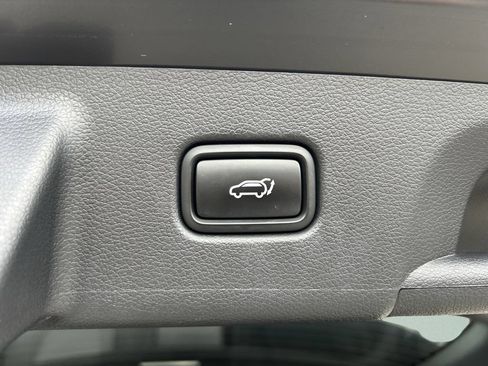 Used 2024 Hyundai Palisade SEL FWD image 16