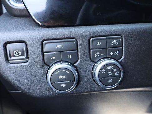 Used 2026 GMC Sierra 1500 SLT image 23