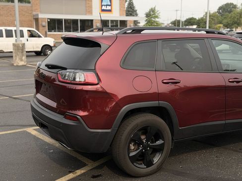 Used 2020 Jeep Cherokee Latitude Plus AWD/4WD image 7