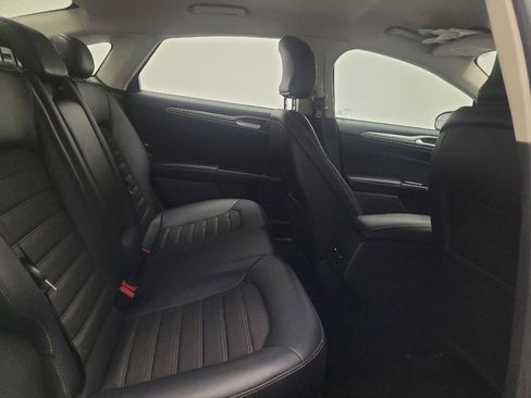 Used 2017 Ford Fusion SE w/ Equipment Group 201A FWD image 19
