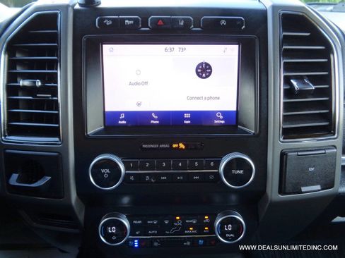 Used 2021 Ford Expedition Max XLT image 16