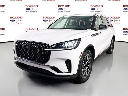 New 2026 Lincoln Aviator AWD image 3