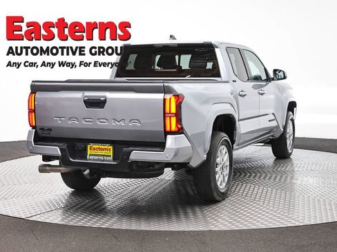 Used 2024 Toyota Tacoma SR5 AWD/4WD image 5