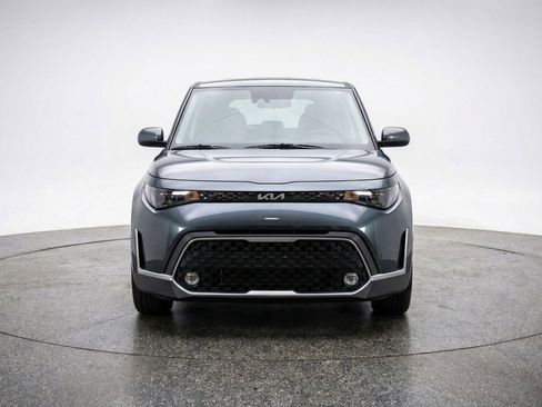 Used 2025 Kia Soul LX w/ LX Technology Package FWD image 2